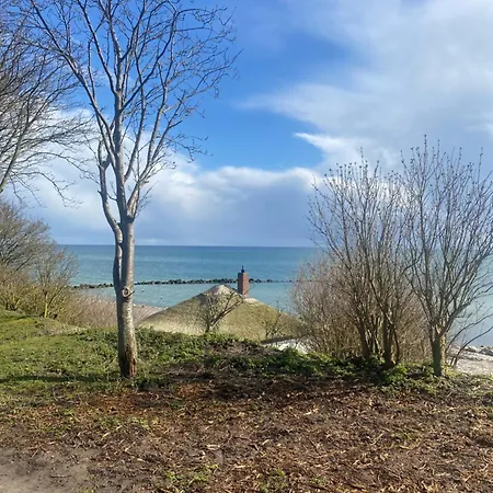 Strandnaher Privat Wohnwagen Auf Fehmarn