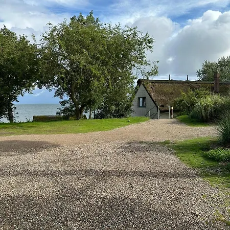 Strandnaher Privat Wohnwagen Auf Fehmarn *