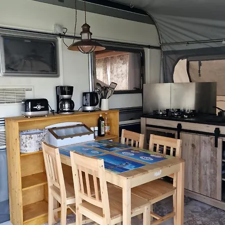 Strandnaher Privat Wohnwagen Auf Fehmarn * Fehmarn