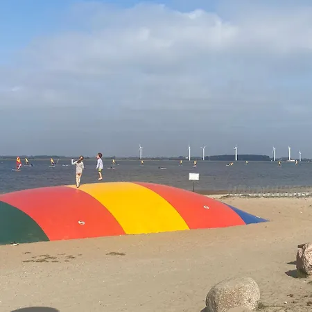 Strandnaher Privat Wohnwagen Auf Fehmarn *