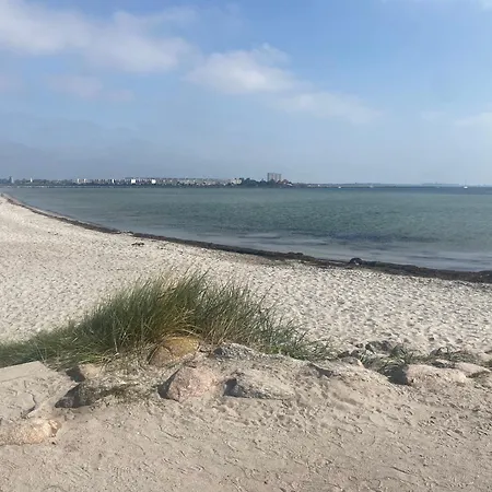 Kemping Wohnwagen Auf Dem Wulfenerhals Ca 150m Bis Zum Fehmarn