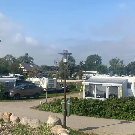 Wohnwagen Auf Dem Wulfenerhals Ca 150m Bis Zum Fehmarn