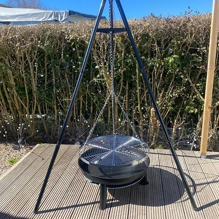 Kemping Wohnwagen Auf Dem Wulfenerhals Ca 150m Bis Zum Fehmarn