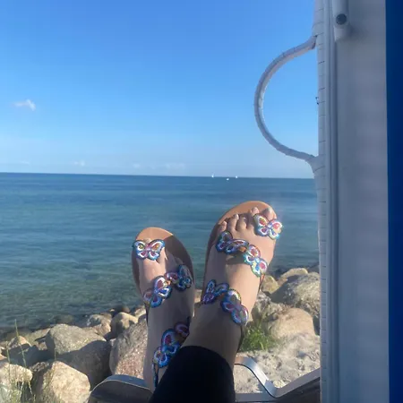 Wohnwagen Auf Dem Wulfenerhals Ca 150m Bis Zum Fehmarn