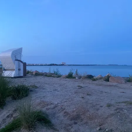 Strandnaher Privat Wohnwagen Auf Fehmarn Fehmarn