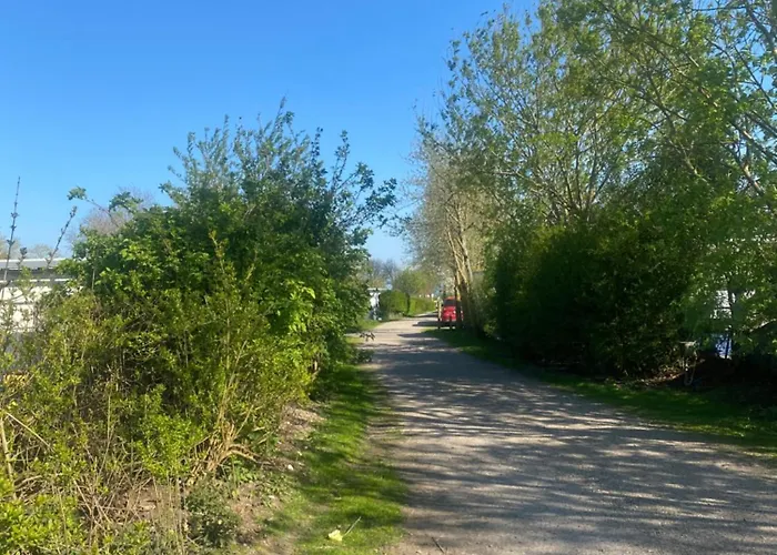 Wohnwagen Auf Dem Wulfenerhals Ca 150m Bis Zum Fehmarn