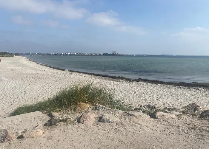 Campingplatz Wohnwagen Auf Dem Wulfenerhals Ca 150m Bis Zum Fehmarn