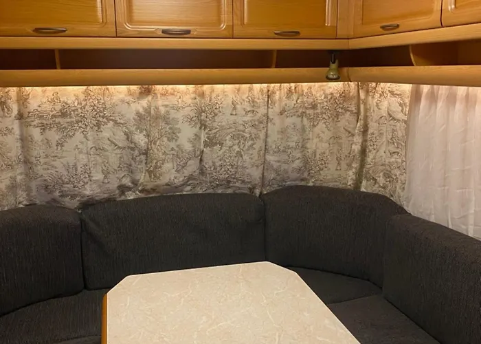 Wohnwagen Auf Dem Wulfenerhals Ca 150m Bis Zum Campingplatz Fehmarn